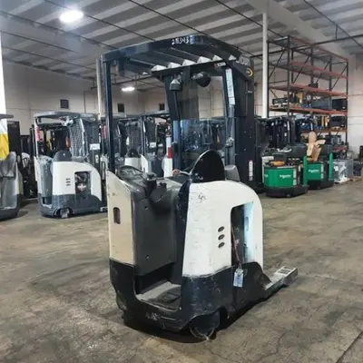 USED 2016 CROWN RR5725-45