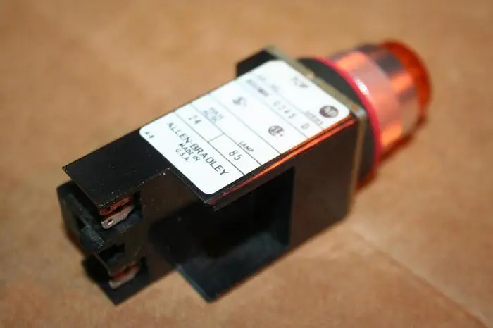 Used ALLEN BRADLEY 800MR-Q24S AMBER Relays & Switches Michigan US | Ideal Machinery #585165