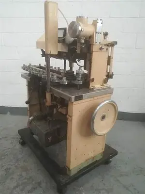 Arenco model GAB Metal Tube Filler & Sealer