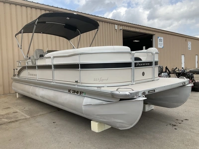 USED 2005 PREMIER 225 LEGEND