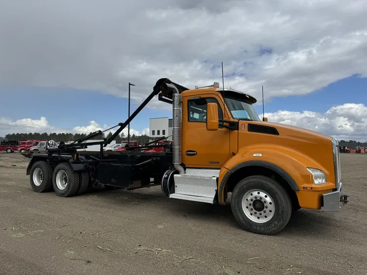 Used 2017 KENWORTH T880 ROLL OFF Rolloff Trucks Minnesota US | Carco Truck & Equipment #1514264