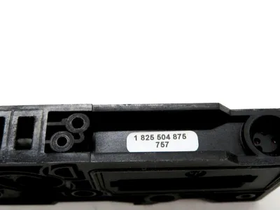 NEW UNBRANDED 1-825-504-875 CONNECTOR PNEUMATIC SUBBASE 1825504875