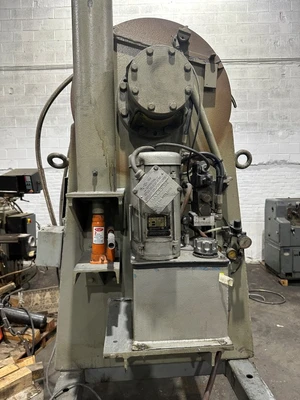 HENSCHEL HVD300 300 LITER PLOUGH MIXER - 40HP