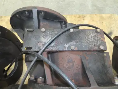Yale ERC080HDN36SE092EE Forklift Dual-Wheel Front Drive Axle 6 Lug Assembly