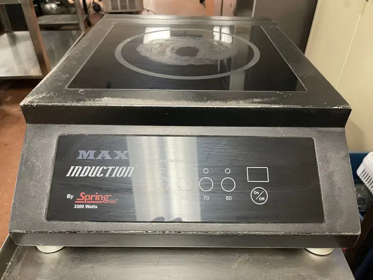 Used Spring Used Spring USA MAX Induction Cook and Hold Titanium Induction Range 240V 3500W Commercial Ranges Illinois US | Falcon Restaurant Supply #1375690