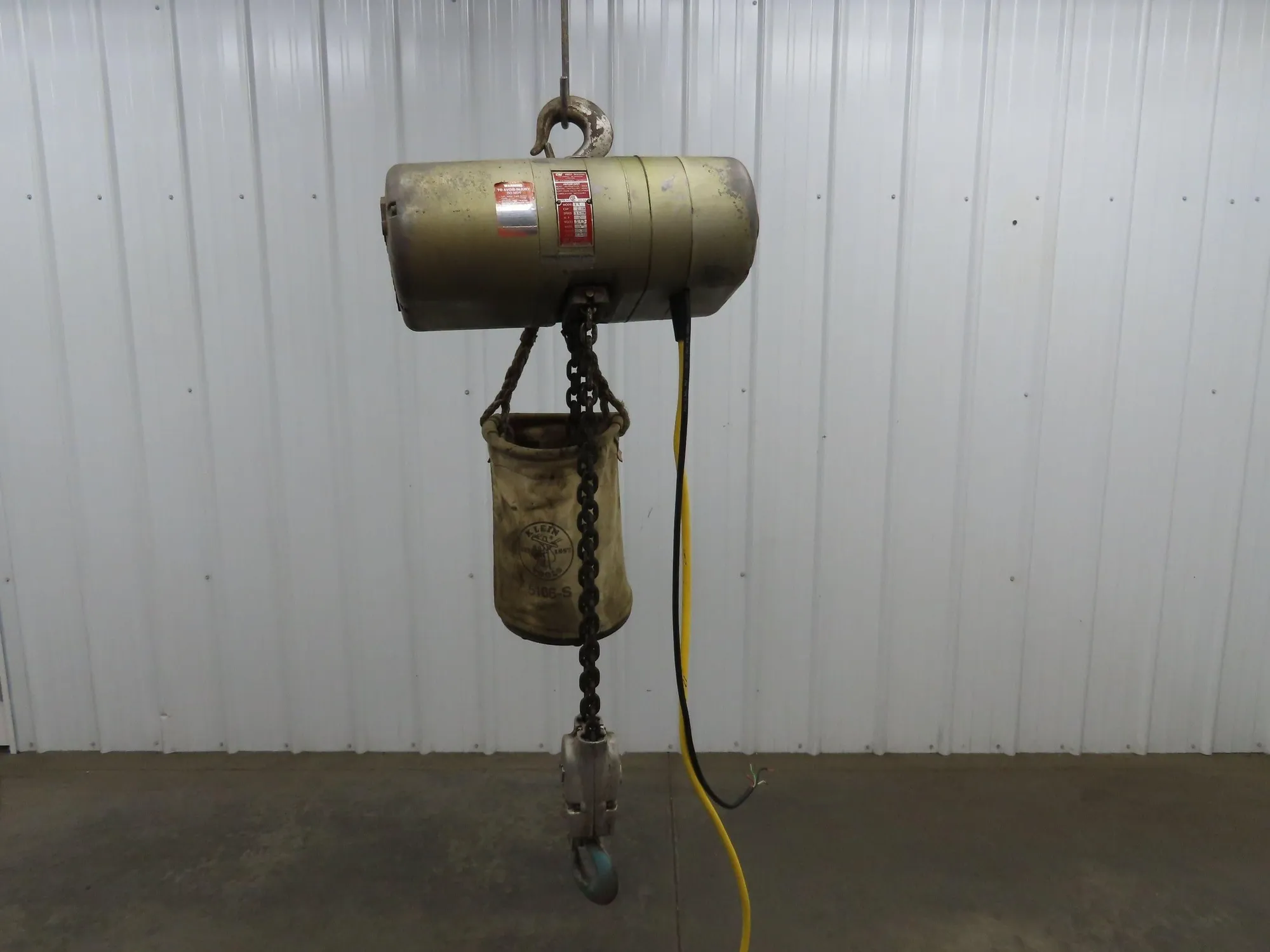 CM Lodestar RR Electric Chain Hoist 2 Ton 16 FPM 27' Lift  575 Volt 3PH