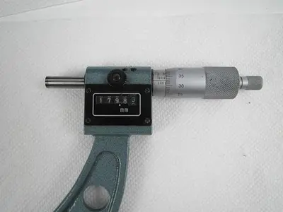 Mitutoyo Digit Outside Micrometer w/ Standard Code # 193-108 175-200mm, .01 mm
