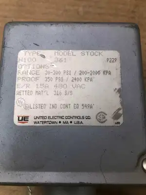 UE Universal Electric 361 Pressure Switch 30-300PSI / 350PSI Proof 15A 480VAC