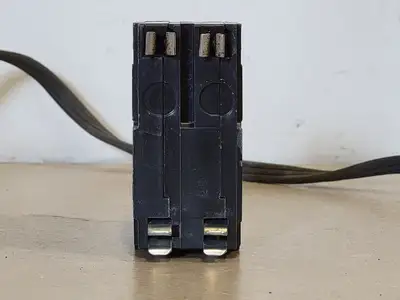 USED SQUARE D QO220