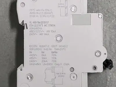 NEW SCHNEIDER ELECTRIC M9F42335