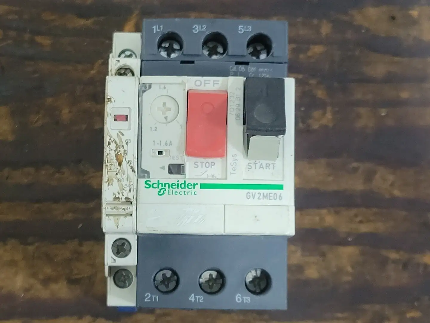 USED SCHNEIDER ELECTRIC GV2ME06