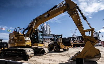 USED 2022 Caterpillar 325