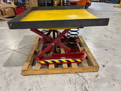 USED SOUTHWORTH 45X45 ERGONOMIC LIFT AND TURN TABLE PLATFORM, BACKSAVER