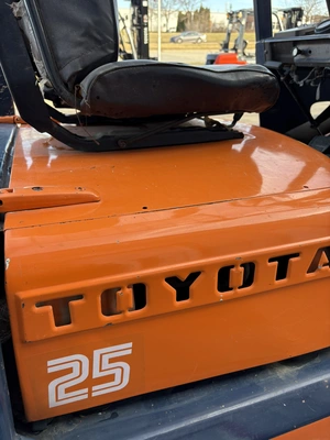 USED TOYOTA 40-2FG25