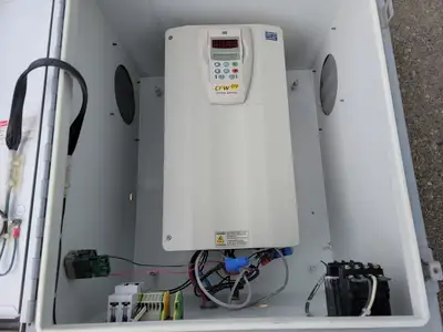 CFW09 Vectrue Inverter 380/480 VAC 3-54 A w/ Hoffman Enclosure Type 1213