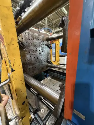 Used _UNKNOWN_ _UNKNOWN_ Injection Molding Machines Michigan US | Harbor Machinery Inc. #1421707