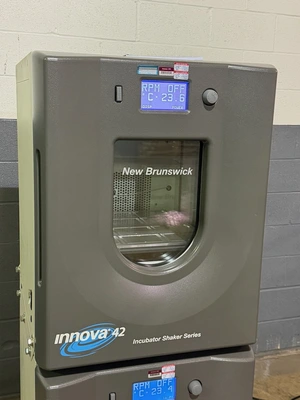 Used _UNKNOWN_ _UNKNOWN_ Incubator Shakers Ohio US | Federal Equipment Company #1365540