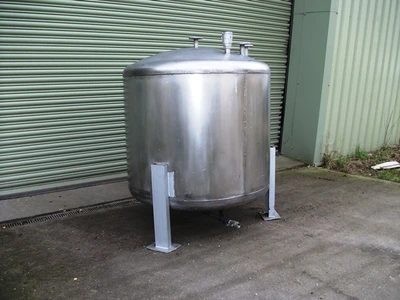 1000L S/S Vertical Enclosed Tank
