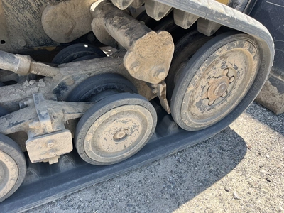 USED 2015 CAT 277D