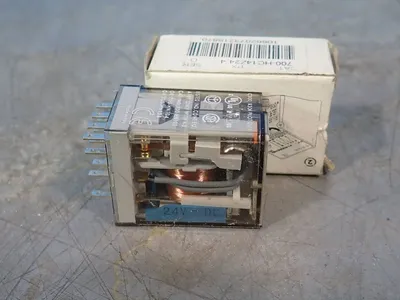 NEW ALLEN BRADLEY 700HC14Z244