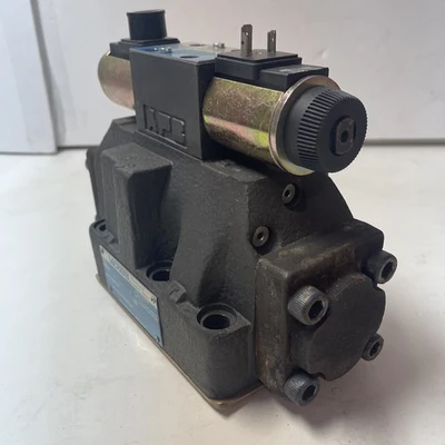 USED Vickers DG5S-8-33C-T-M-U-HL7-30-EN502