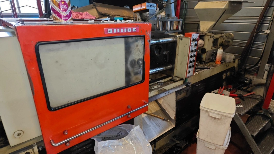BILLION Injection Molding Machine, in decent condition