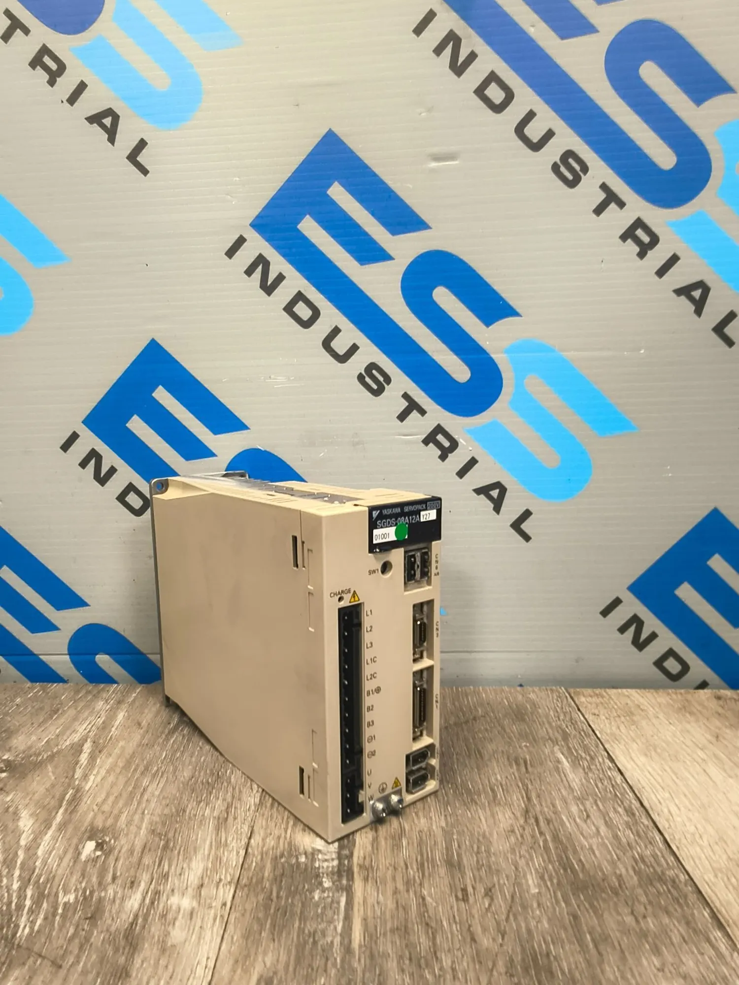 USED YASKAWA ELECTRIC CORP. SGDS-08A12AY27