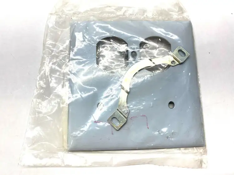 New | in-Stock HUBBELL WALLPLATE DUPLEX 2 GANG Electrical Fittings | Maverick Industrial Sales #1119765