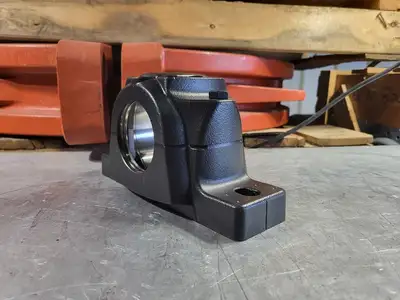 NEW SKF SE512-610