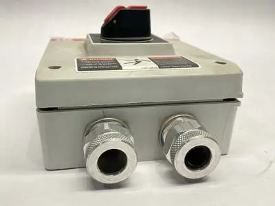NF16E-3PBJB | ABB  Enclosed Non-Fused Disconnect Switch 16A 3P 600VAC - Used