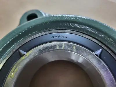 NEW NTN UKF215D1