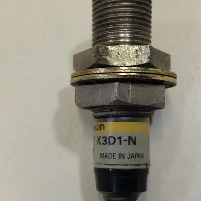 USED OMRON E2E-X3D1-N