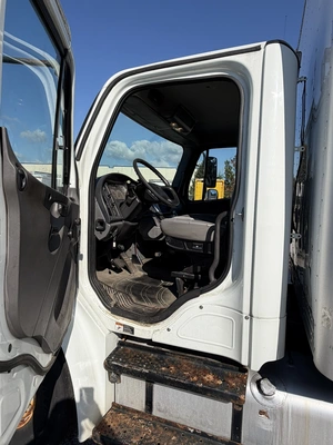 Used 2016 FREIGHTLINER BUSINESS CLASS M2 26' BOX TRUCK Box trucks Ohio US | Miedema Asset Management Group #1709388