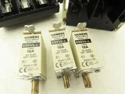 Jean Muller NH00-160A Fuse Switch Disconnector 3 Pole 690V 160A w (3) 16A Fuses