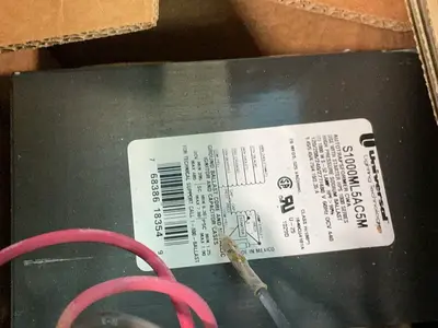 Used UNIVERSAL TECHNOLOGIES, OSRAM, PHILLIP ADVANCE _UNKNOWN_ Light Source Equipment Ohio US | HGR 24 #1291864