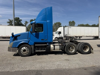 Used 2013 VOLVO VNL Conventional trucks Indiana US | Miedema Asset Management Group #1414619