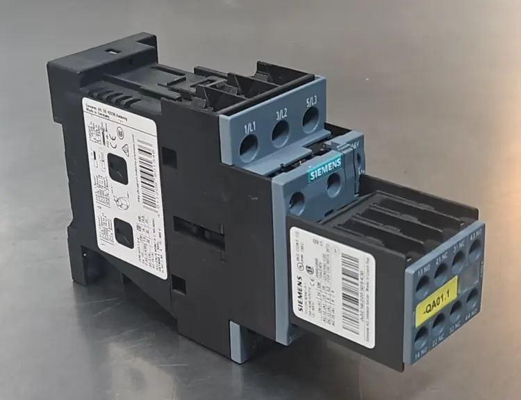 Used Siemens Siemens 3RT2027-1DB44-3MA0 PLC Processors | Palmetto Automation #1155172