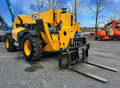 USED 2017 JCB 510-56