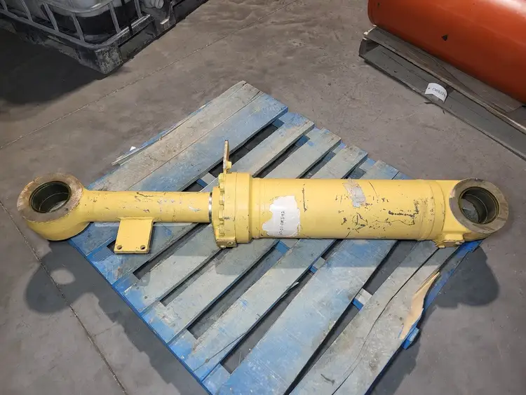 Used KOMATSU 707-01-0K592 Parts British Columbia CA | Lenmark #272721