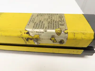 Leuze Safety Light Curtain Transmitter Receiver Set 1050mm - for Parts or Repair