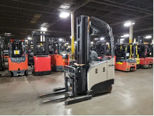 Used 2021 CROWN RMD6095S-32 Reach Trucks Pennsylvania US | National Lift Equipment #1382292