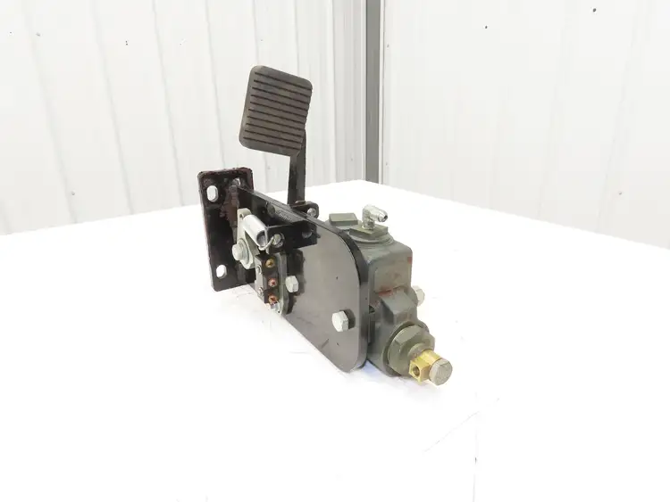 Used LANDOLL _UNKNOWN_ Forklift Attachments | Arrow Industrial #562737