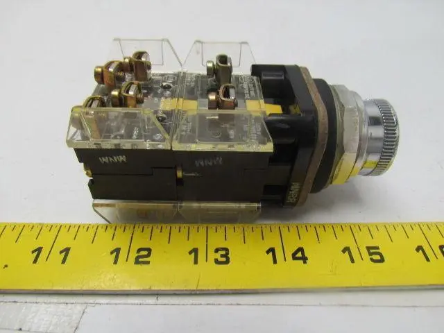 Allen Bradley 800T-KD1-VD2-VD3-VD4-XA2 30mm Cam Selector PB w/ 4 Contacts Black