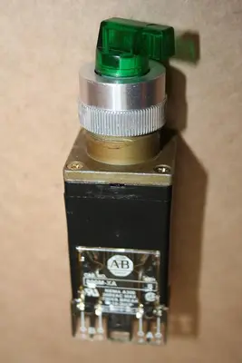 USED ALLEN BRADLEY 800MR-16HX2BS GREEN