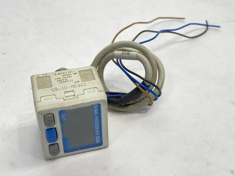 Used SMC DIGITAL VACUUM PRESSURE SWITCH 12-24VDC Pressure Switches Michigan US | Maverick Industrial Sales #1090099