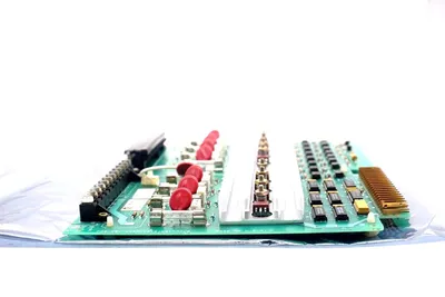 USED GE FANUC IC600YB904B 115VAC OUTPUT MODULE 44A717645-001 , 44A297038-G03