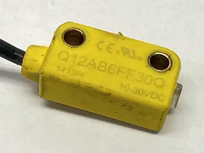 Q12AB6FF30Q | Banner  Photoelectric Sensor 10-30VDC 72111 - Used
