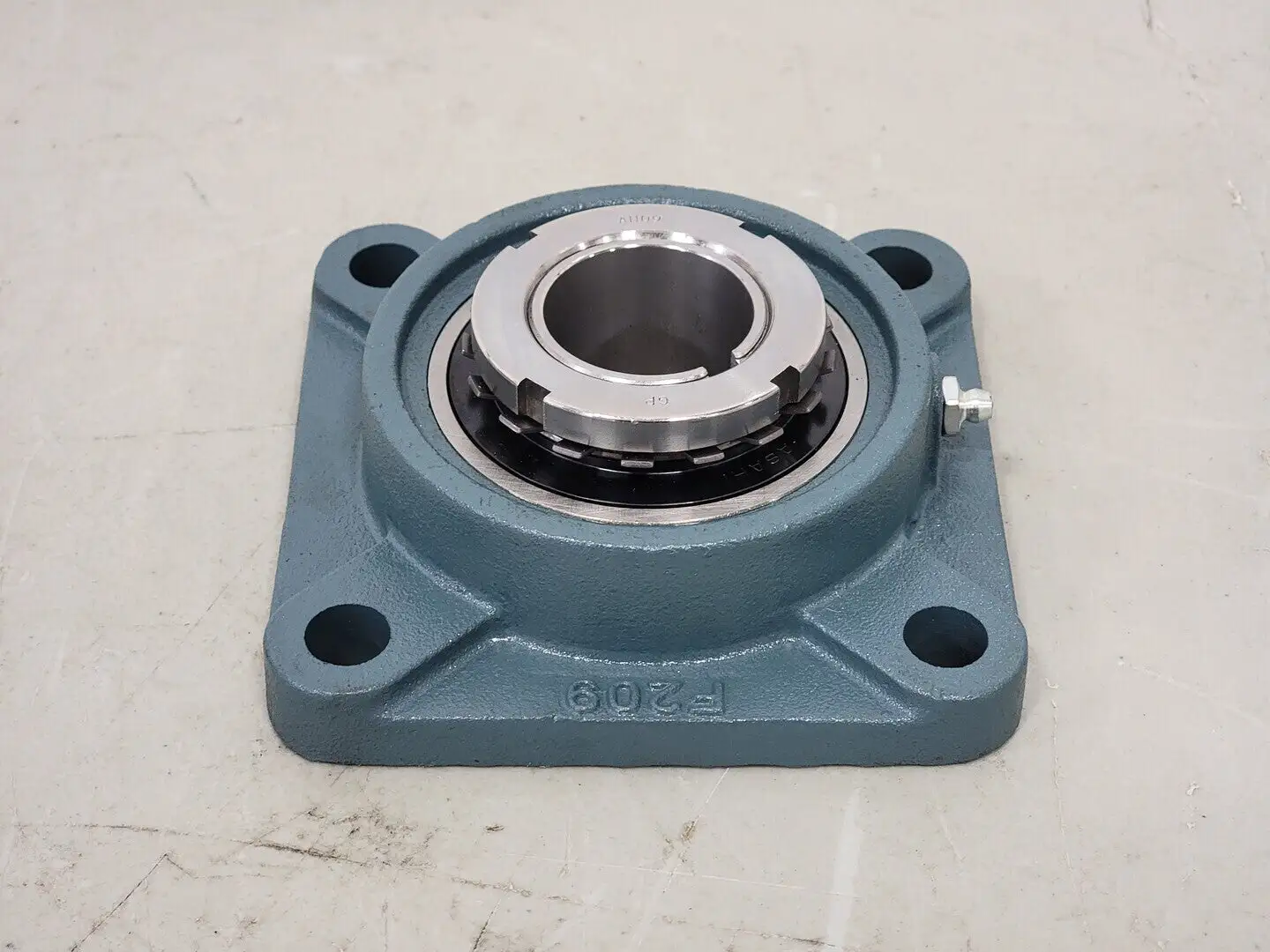 NEW AMI BEARING UKF209+HE2309
