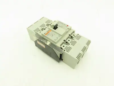 Fuji BW32SAG3P030 3-Pole Auto Circuit Breaker 30A 690V 3Ph Molded Case Lot of 2