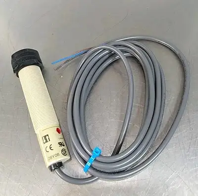 Omron E3F2-DS10Z1-N Photoelectric Switch Loc5E7/2